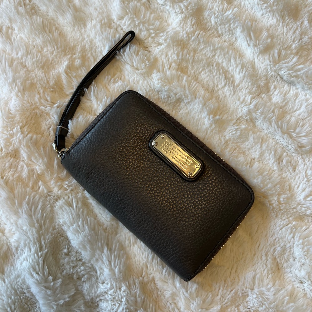 MARC JACOBS WRISTLET - Picture 1 of 7